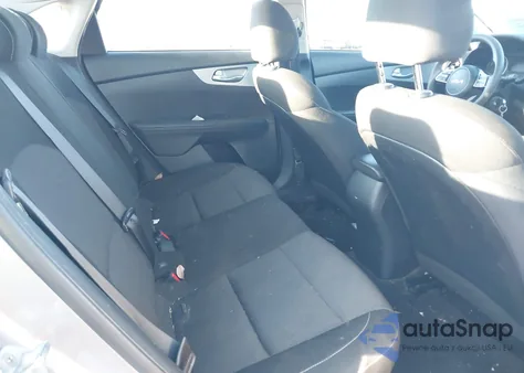 2023 Kia Forte Lxs z USA, uszkodzony, nr VIN 3KPF24AD0PE567985